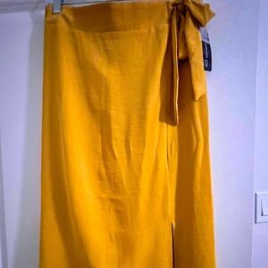 SOHO Apparel Gold Skirt Size XL